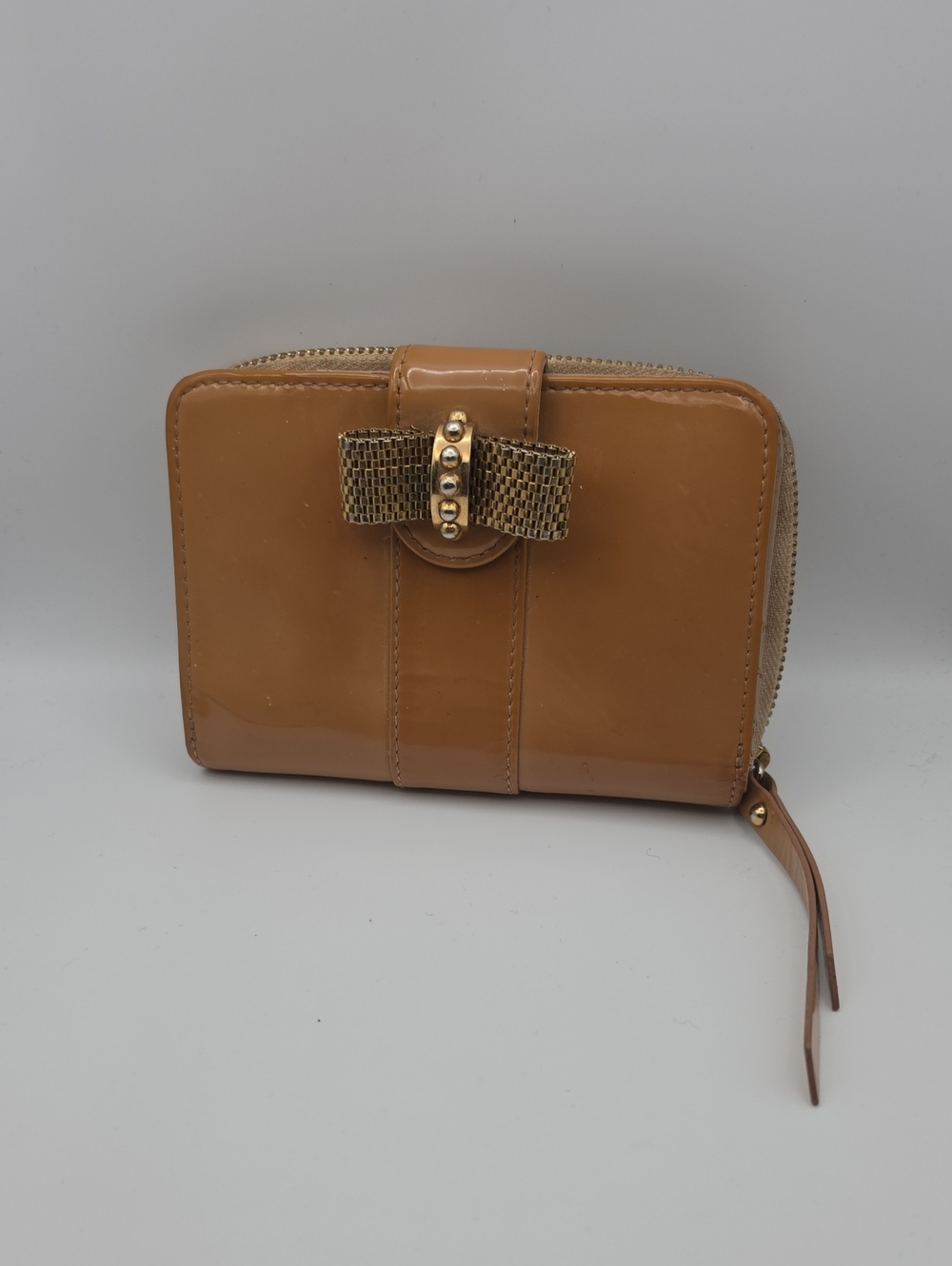 Christian Louboutin Tan Patent Bow Studded Compact Wallet (VERY GOOD)✨️ - Picture 1 of 15